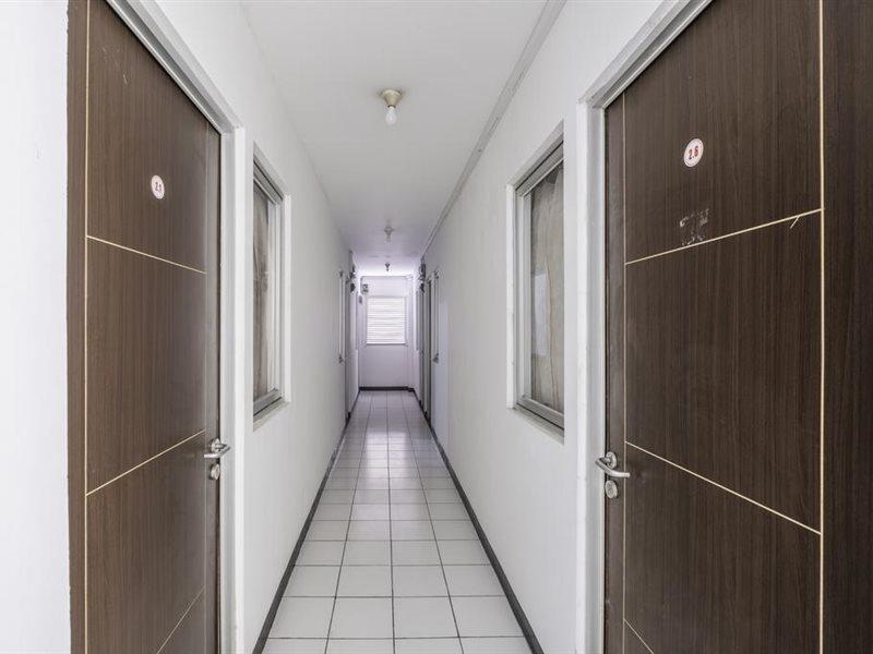 OYO 1568 Stasiun Ka Cirebon Guest House Extérieur photo
