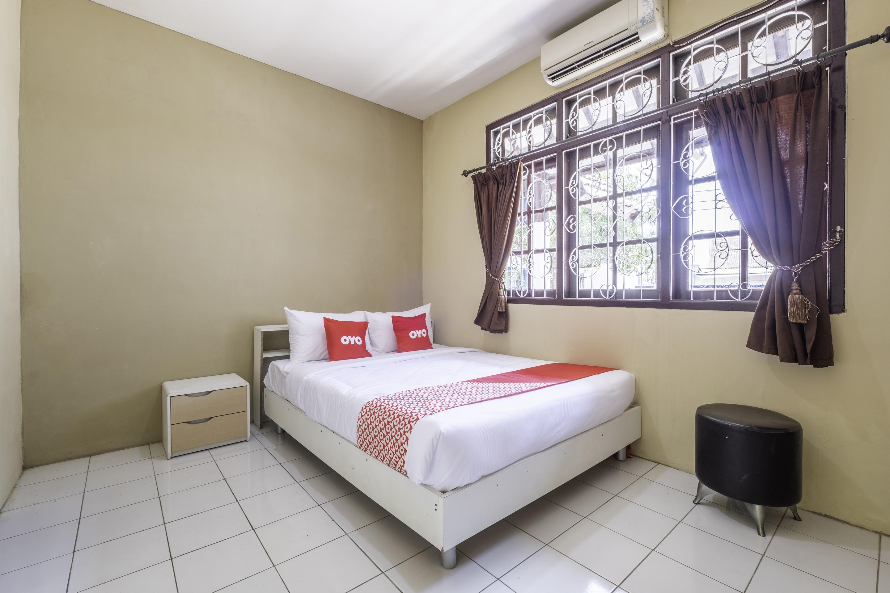 OYO 1568 Stasiun Ka Cirebon Guest House Extérieur photo