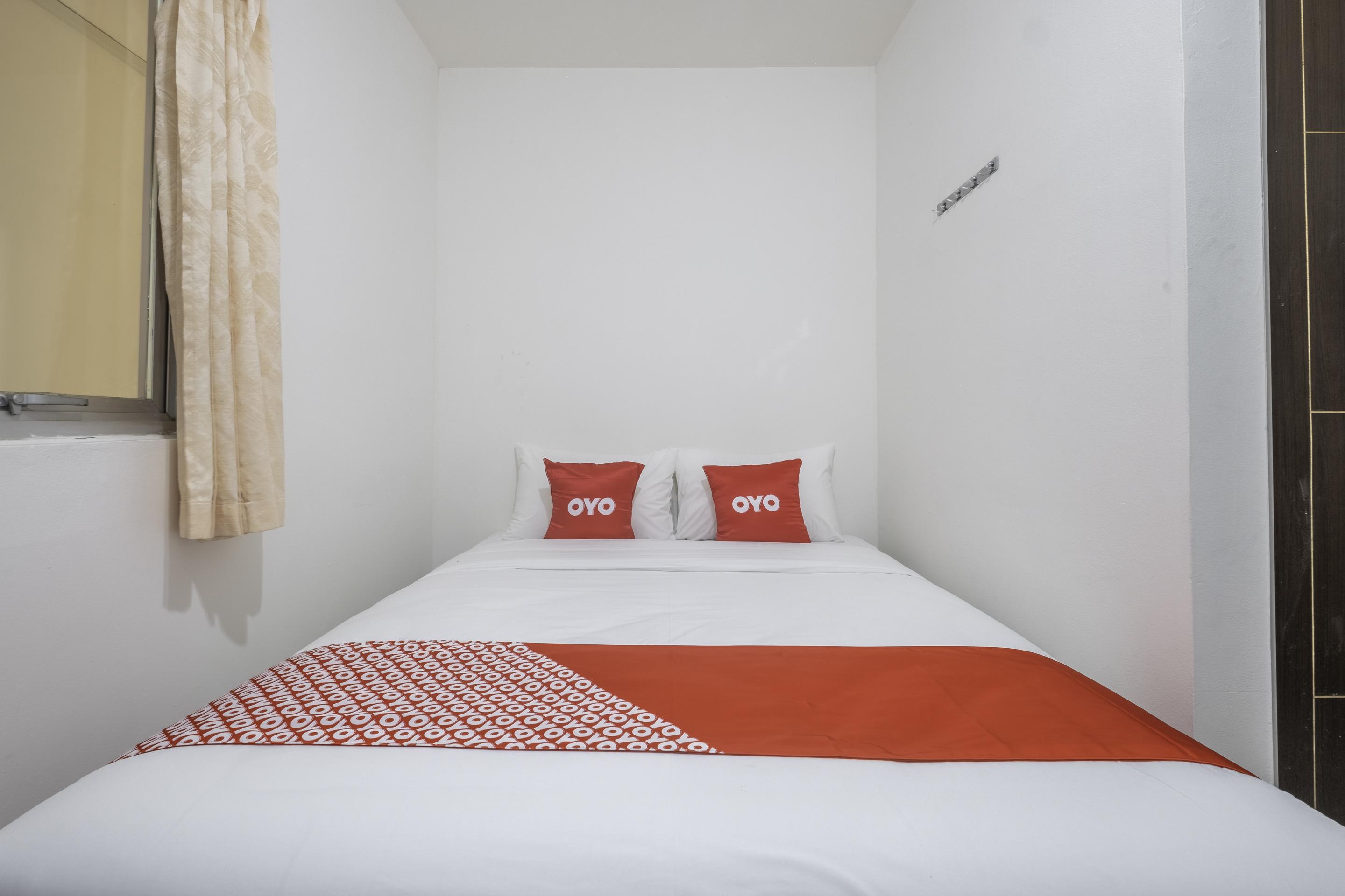 OYO 1568 Stasiun Ka Cirebon Guest House Extérieur photo