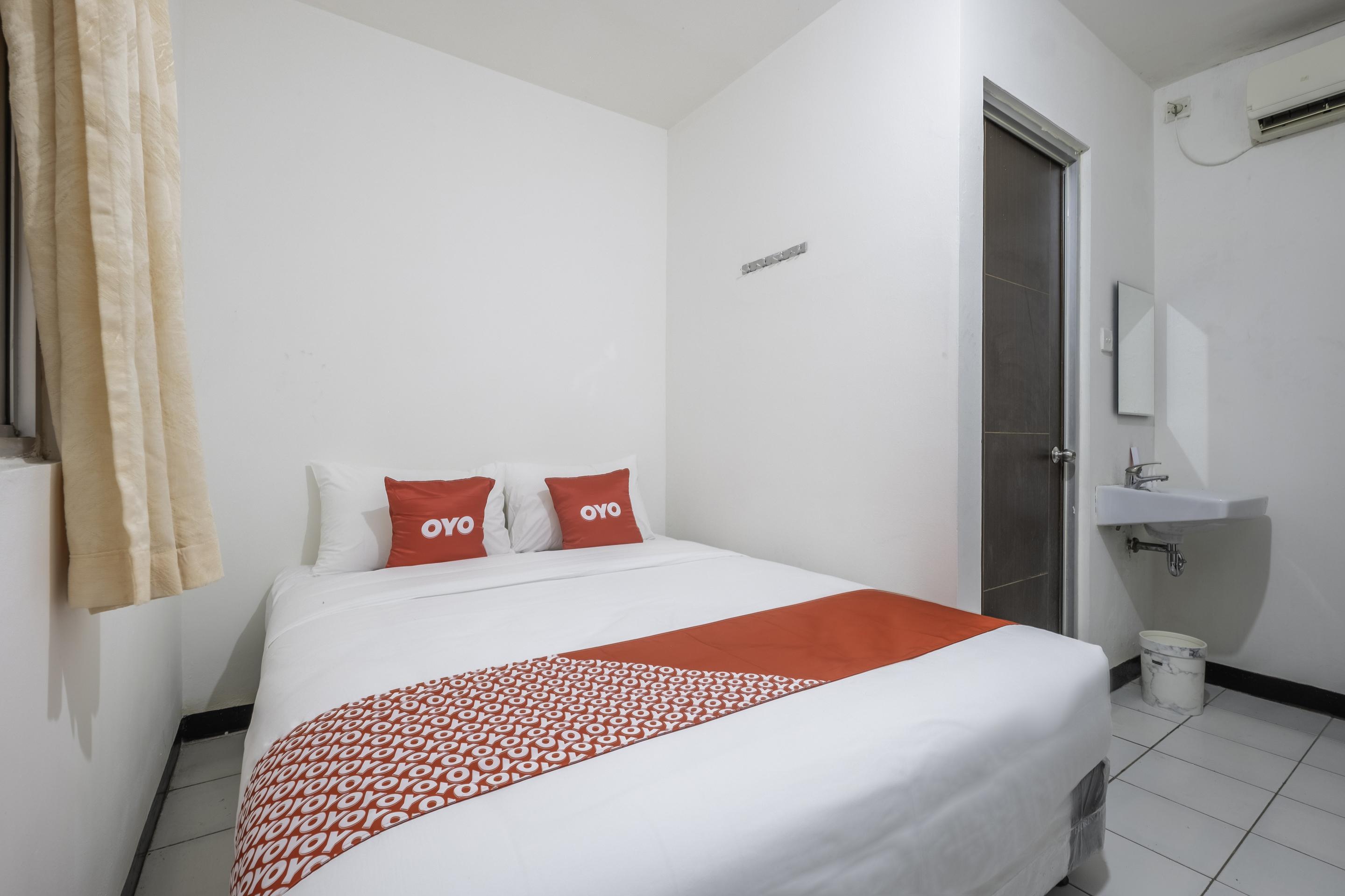 OYO 1568 Stasiun Ka Cirebon Guest House Extérieur photo
