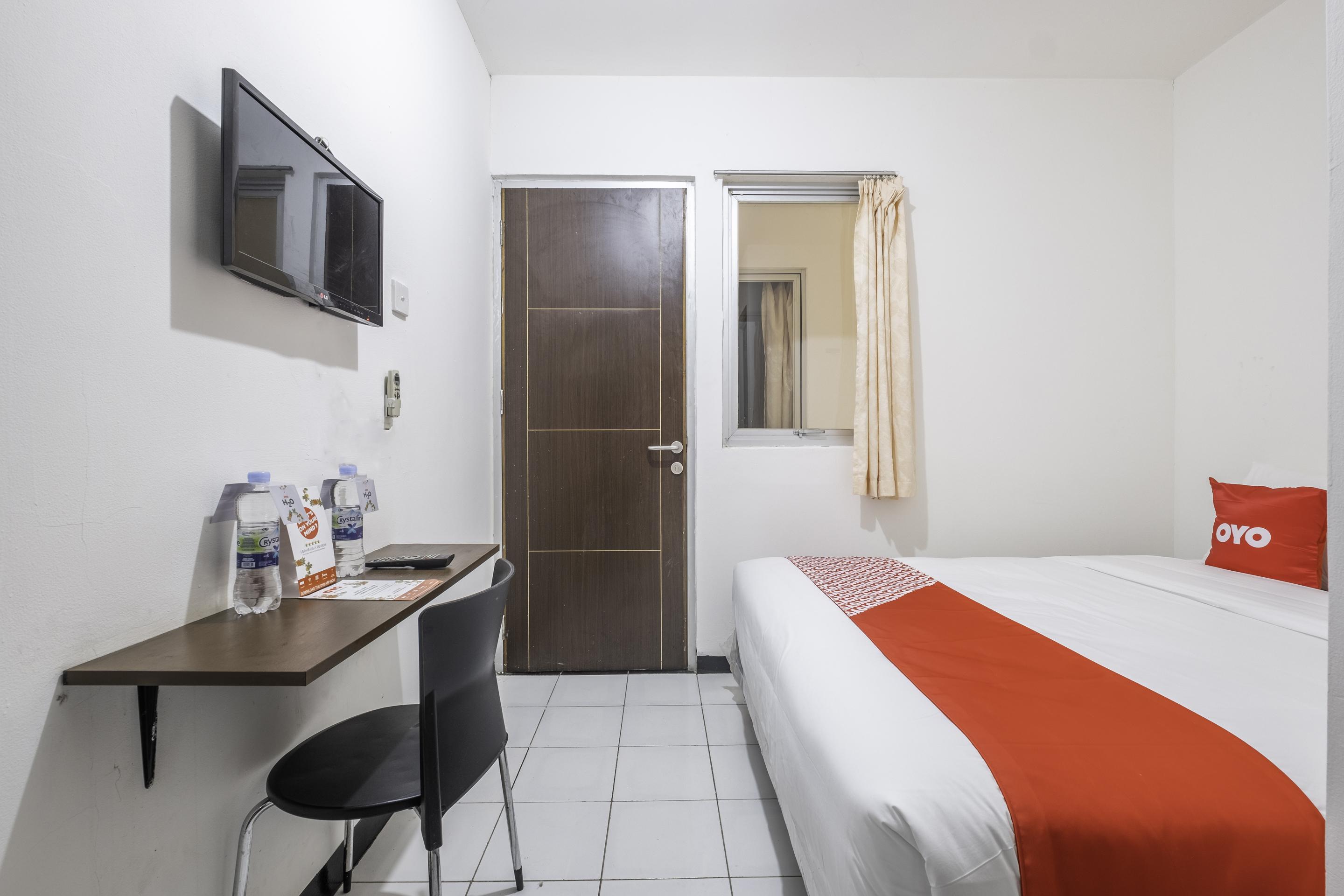 OYO 1568 Stasiun Ka Cirebon Guest House Extérieur photo