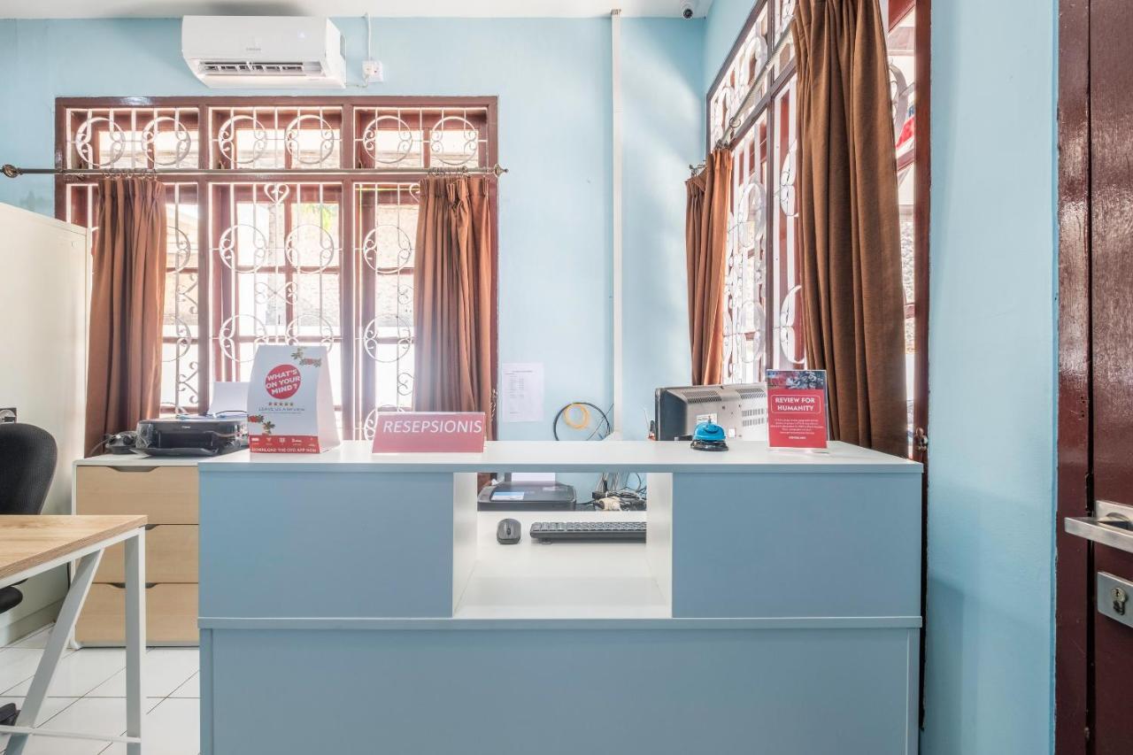 OYO 1568 Stasiun Ka Cirebon Guest House Extérieur photo
